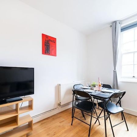 Beautiful One Bedroom Flat In Tavistock Place Londra Esterno foto