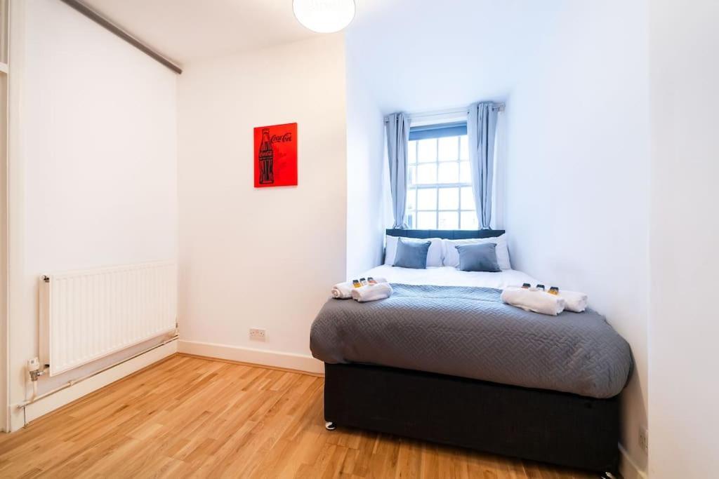 Beautiful One Bedroom Flat In Tavistock Place Londra Esterno foto