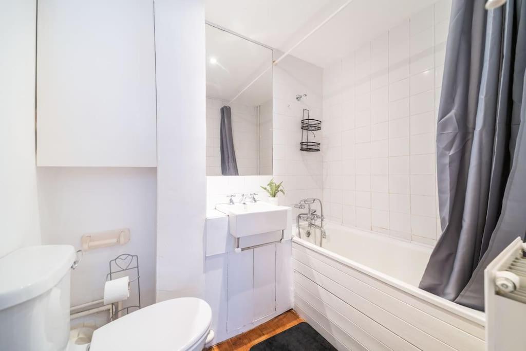 Beautiful One Bedroom Flat In Tavistock Place Londra Esterno foto