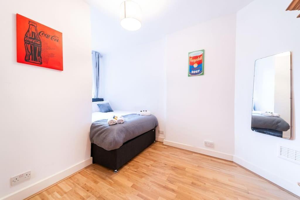 Beautiful One Bedroom Flat In Tavistock Place Londra Esterno foto